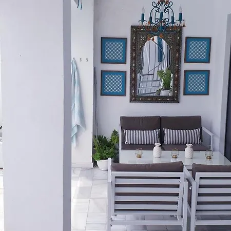 Дом отдыха Marysol B Con Terraza Y Piscina Privada *
