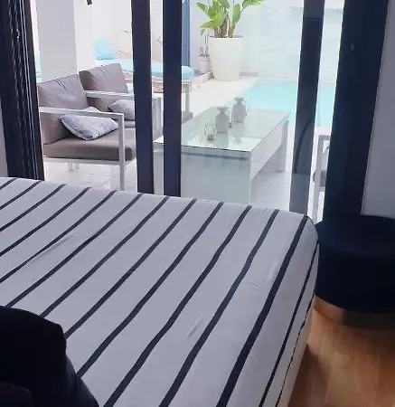 Дом отдыха Marysol B Con Terraza Y Piscina Privada *