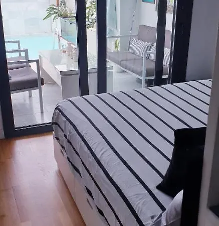 Marysol B Con Terraza Y Piscina Privada Дом отдыха